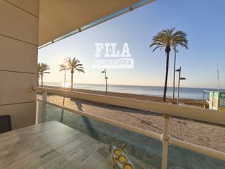 Pis a Calafell Platja. Gran piso frontal al mar en calafell, trajo de lespineta