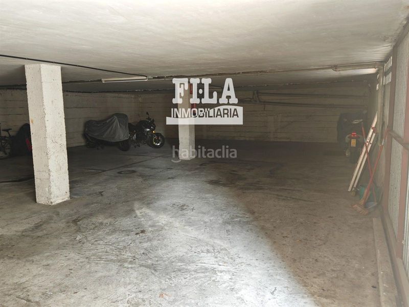 Foto f1512b13-1141-41b7-9696-d1f14d760a6e. Aparcament cotxe a Calafell poble Calafell