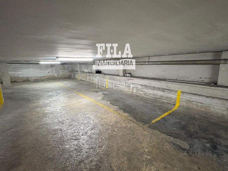 Foto bda0f3d6-cccb-4171-93d2-68941830c1fb. Aparcament cotxe a Calafell platja Calafell