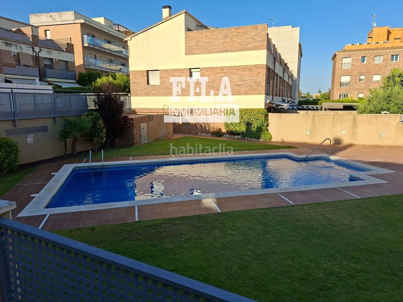 Foto 68c9a7c8-7926-47a2-aa24-581b1e117875. Casa adossada amb aparcament piscina a Bonavista Vendrell (El)