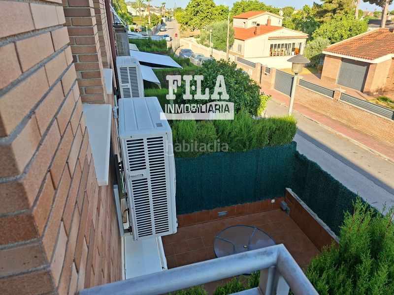 Foto b637968f-e334-4008-bac9-263fb7b2f7a5. Casa adossada amb aparcament piscina a Bonavista Vendrell (El)