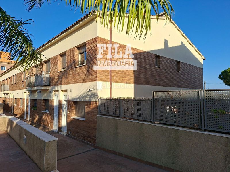Foto d6a92f09-af97-4c52-bd91-cdcc6e19df9d. Casa adossada amb aparcament piscina a Bonavista Vendrell (El)