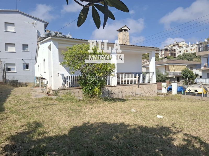 Foto 7eb59497-51bc-4313-9d9f-80008c6f2bd8. Casa amb aparcament a Segur de Calafell nucli urbà Segur de Calafell
