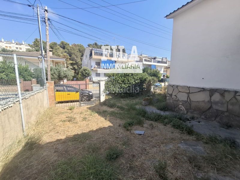 Foto 84ca5e96-2c93-49a3-a1f7-23c7ba03c2fe. Casa amb aparcament a Segur de Calafell nucli urbà Segur de Calafell