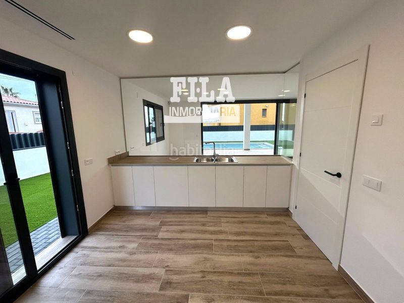 Foto 0cf37218-5bd7-4321-86a0-a723a4fd52bd. Location chalet avec chauffage parking piscine dans Vendrell (El)