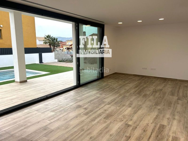 Foto 9b6a75e8-4008-4897-945b-9d0bb5394b42. Location chalet avec chauffage parking piscine dans Vendrell (El)