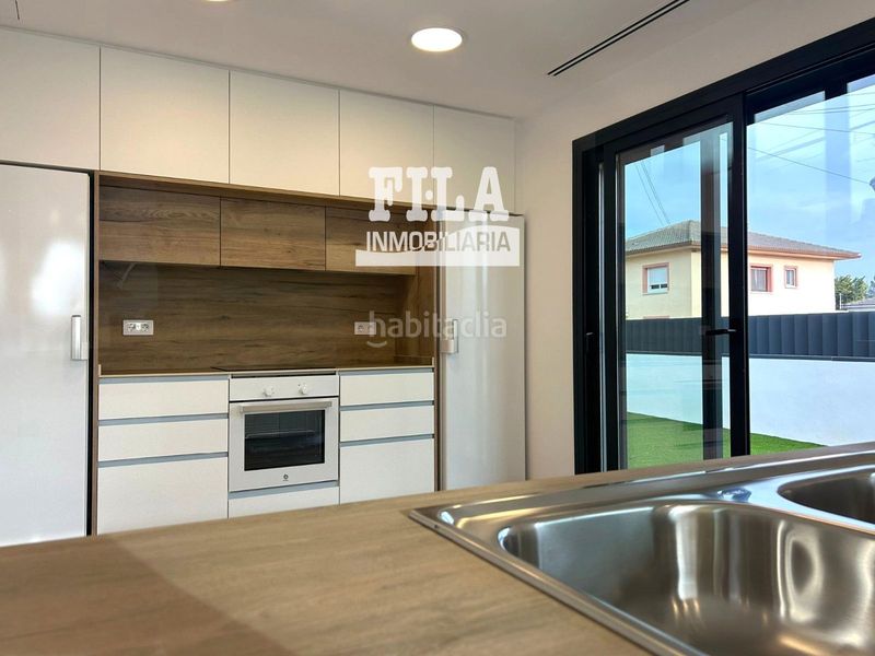 Foto b94a1681-7539-4fa8-a833-e90418b48d14. Location chalet avec chauffage parking piscine dans Vendrell (El)