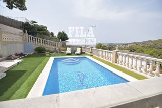 Semi detached house in Roda de Barà. A 22 escalones de tu vivienda ideal