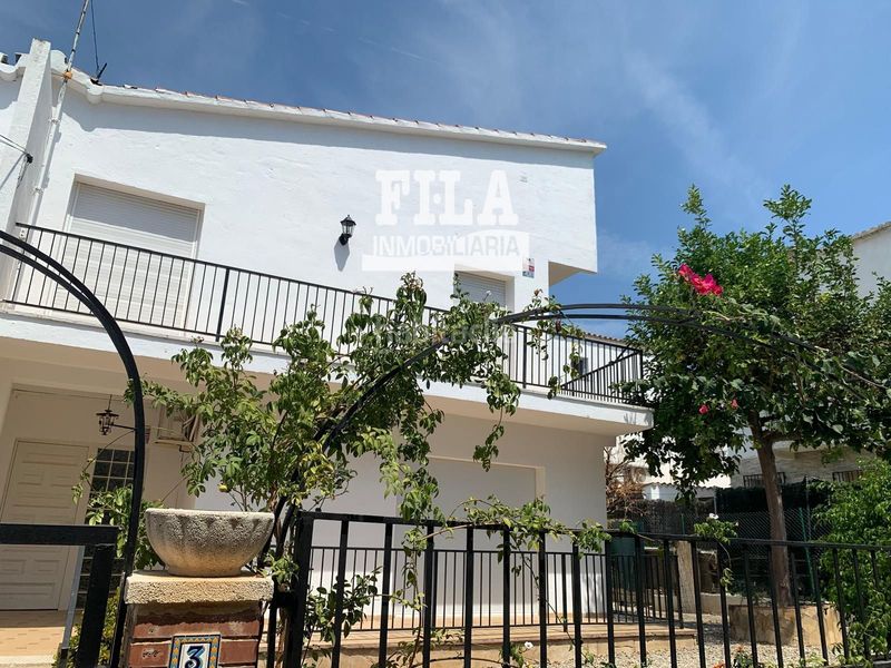 Foto 28644f3c-3d2b-459e-9426-a04d524513f6. Casa aparellada amb calefacció a Segur de Calafell nucli urbà Segur de Calafell
