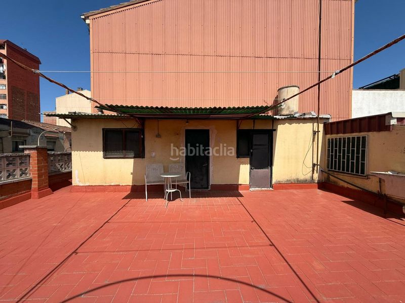 Foto 5dfe5ef5-f7f7-4fbc-9039-c76e45cbc8cf. Casa adossada amb aparcament a Covadonga Sabadell