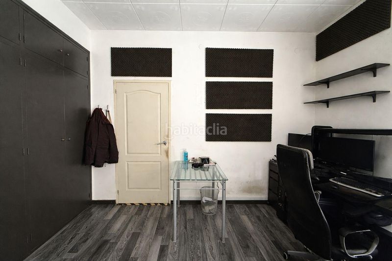 Foto 623a45f2-dbc9-4b29-836f-e1e663bd6266. Casa adossada amb aparcament a Covadonga Sabadell