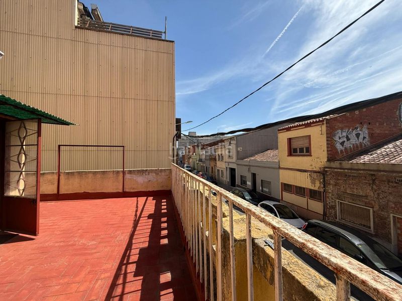 Foto 8b079799-7dbe-4ee7-b741-5b71fb5035c8. Casa adossada amb aparcament a Covadonga Sabadell