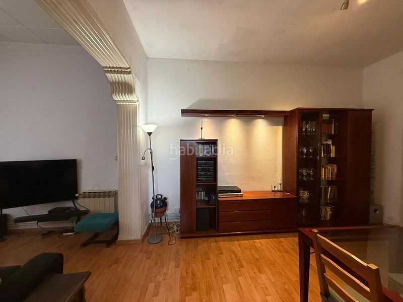 Foto 97c56618-38a5-42c1-90f5-f1e5edc01164. Casa adossada amb aparcament a Covadonga Sabadell