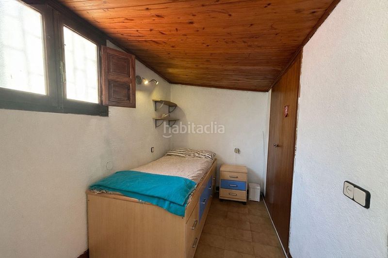 Foto d6dc6103-1f25-4e60-8f01-87d7d7c9d5bb. Casa adossada amb aparcament a Covadonga Sabadell