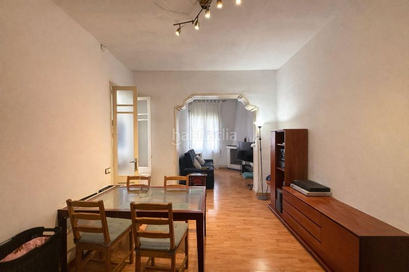 Foto dbc87e54-47a2-4f19-9b63-d5642afbbc9d. Casa adossada amb aparcament a Covadonga Sabadell