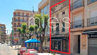 Édifice à Placa mayor 0. Gran inmueble  junto a la torre