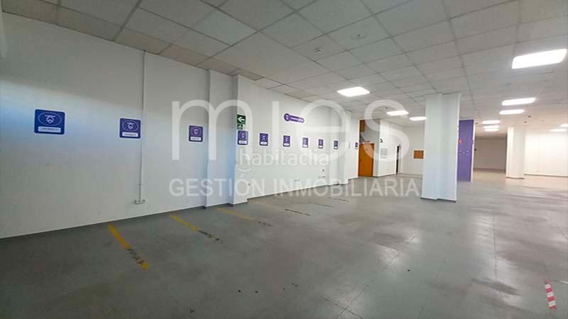 Foto 759c2fbe-dd89-41a9-8f1c-2cf8e615f2a2. Geschäftsraum in del primer de maig 0 in La Creu Coberta Valencia