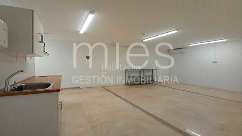 Foto ab018f36-63a2-4c31-bbf1-68d7e2950e83. Geschäftsraum in del primer de maig 0 in La Creu Coberta Valencia