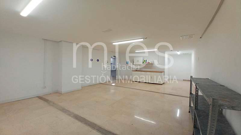 Foto c28c0800-60f1-4f50-89c3-d366ff8851a1. Geschäftsraum in del primer de maig 0 in La Creu Coberta Valencia