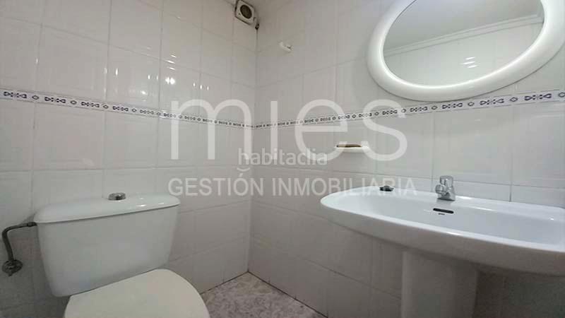 Foto c989fc9f-3994-4c84-b489-df1469f2a3b3. Geschäftsraum in del primer de maig 0 in La Creu Coberta Valencia