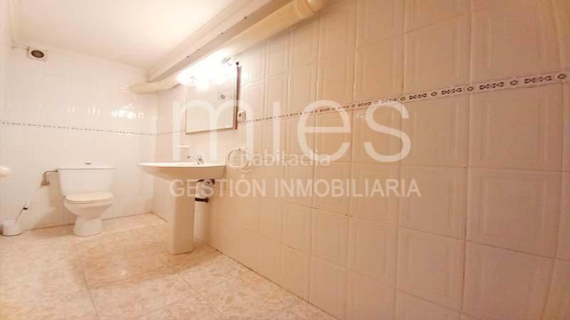 Foto d7de1db8-e2c9-4e98-a42e-2e4cf0ec960f. Geschäftsraum in del primer de maig 0 in La Creu Coberta Valencia