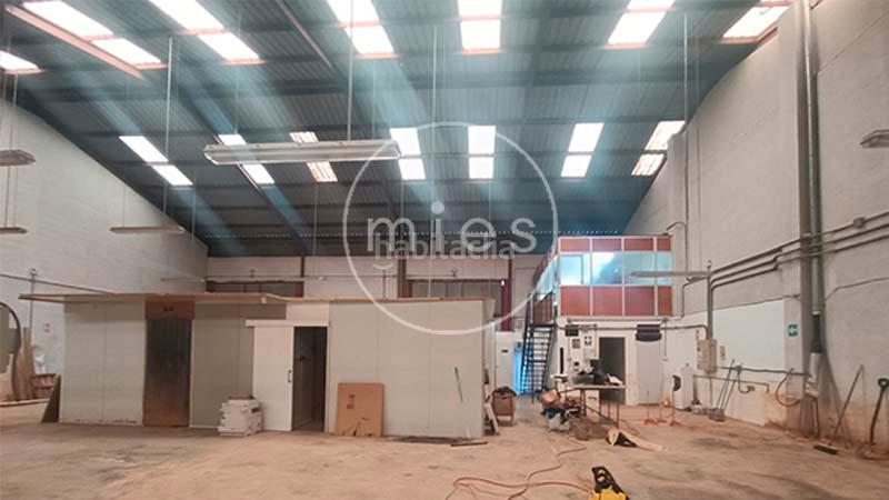 Foto 50ce97ba-721d-4ed6-ad2f-cc5e5aef2822. Lloguer nau industrial a luis portabella 0 a Aldaia