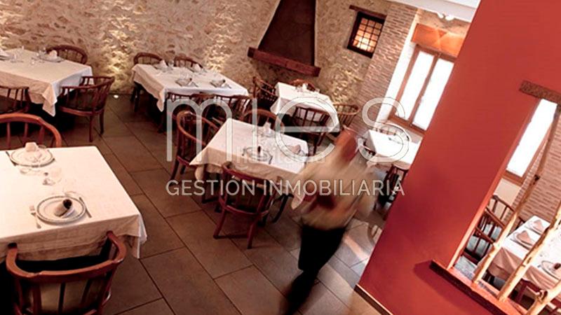 Foto 70ea3da3-885b-406e-9ab5-7857bf80c758. Local comercial en avenida gomez ferrer 17 edificio esquinero en Torrent