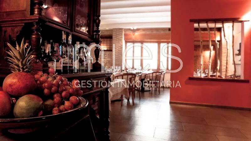 Foto ab437d10-6357-46ad-9c55-4a055f93a03f. Local comercial en avenida gomez ferrer 17 edificio esquinero en Torrent