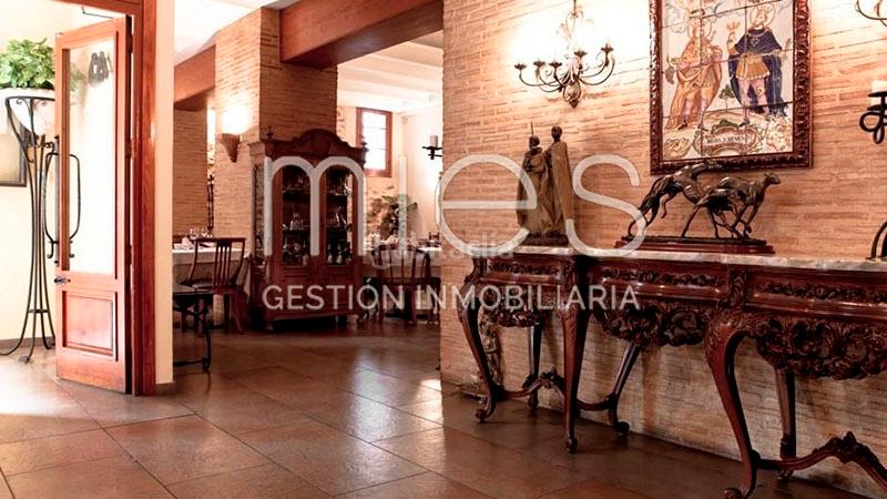 Foto ff06999f-3905-4ec3-9d48-b4fcc207f1d8. Local comercial en avenida gomez ferrer 17 edificio esquinero en Torrent