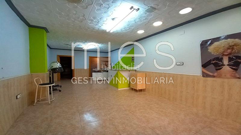 Foto c90bd282-fdeb-4e63-af0e-a8564d2b2e26. Local comercial a avenida gómez ferrer 0 a Zona la Ermita Torrent