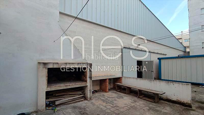 Foto 35e7f04d-a77e-40fd-9c50-c9bf2f494457. Local commercial dans cl malva-rosa 2 dans Zona Calle Valencia Torrent