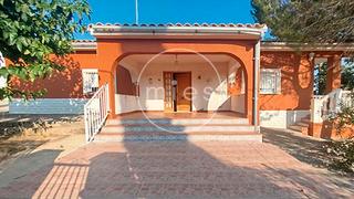 Xalet a Montserrat 0. Chalet independiente  montserrat