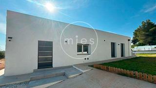 Xalet a Calle 5 0. Moderno chalet  urb. altury