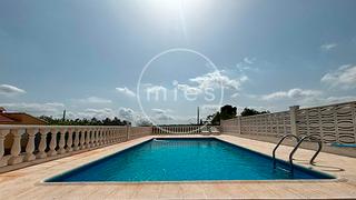Chalet à Cañapar 0. Chalet con piscina en urb. cañapar turis