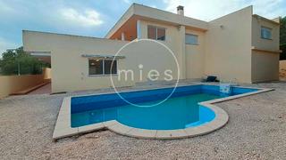 Chalet  Calle 5 0. Elegante chalet independiente