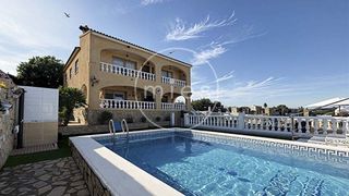 Chalet  Balcón de montroy 0. Espectacular chalet urbano