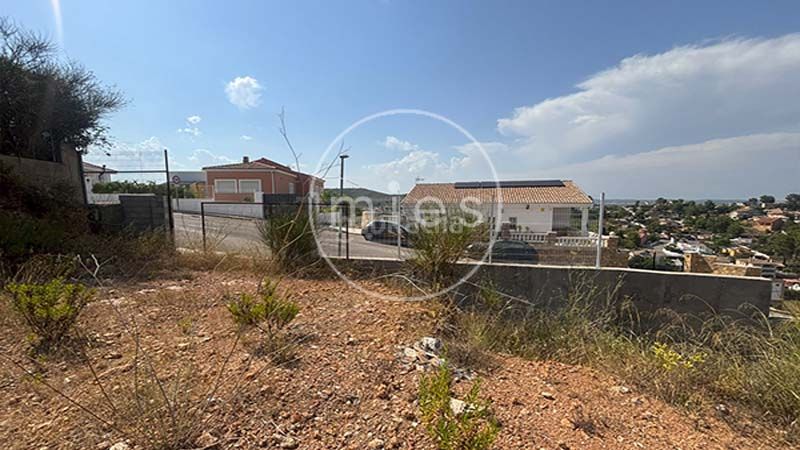 Foto bed478bd-3bf9-4ed8-bfab-4597f554d176. Finca rústica a urbanización altury 0 a Turís