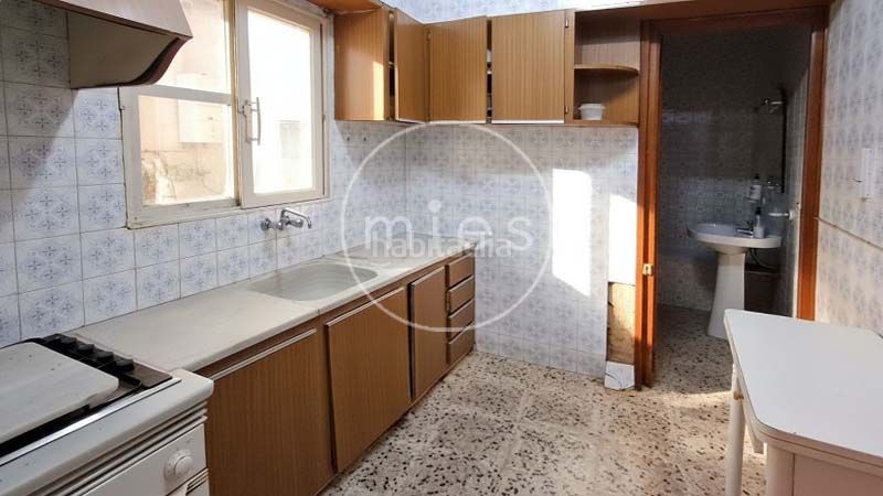 Foto d5d71aca-129a-4080-af47-352e86c9b9a0. Towny house in calle mayor 0 in Montroi / Montroy