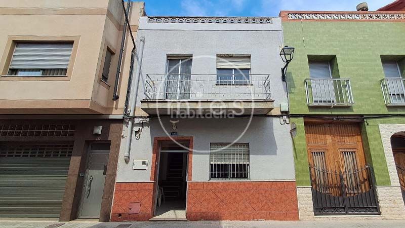 Foto dbd642bc-e8d4-444e-9715-fd25babc7df5. Towny house in calle mayor 0 in Montroi / Montroy