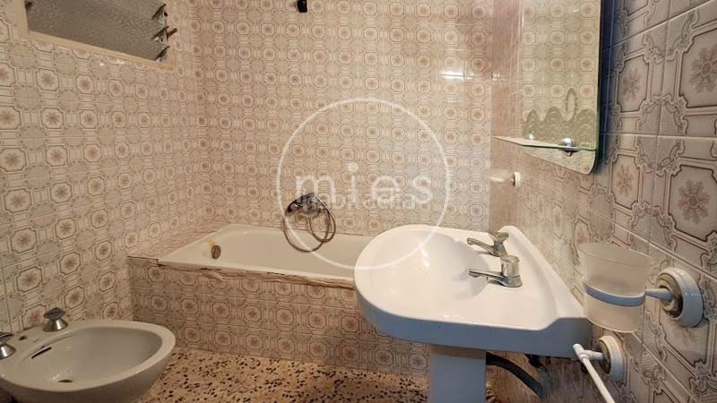 Foto f313bfe4-b7d5-4cd1-bc02-0a61e854cc67. Towny house in calle mayor 0 in Montroi / Montroy
