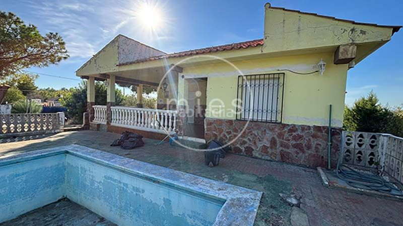 Foto e885b95d-e006-4fee-ac4b-f4b8232aa903. Chalet in calle barrachina 0 in Font de la Teula - Mas de Pavia Torrent