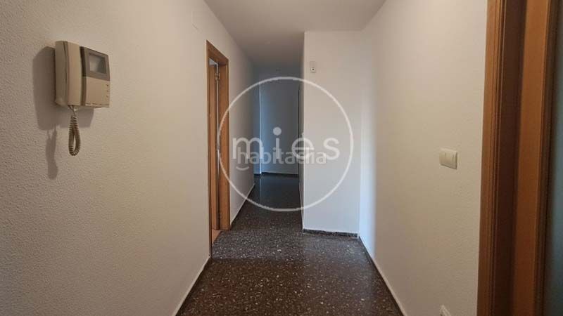 Foto 46e716e7-6937-4028-8145-d3a61ea5e704. Piso en carrer america 0 piso en venta en Real de Montroi