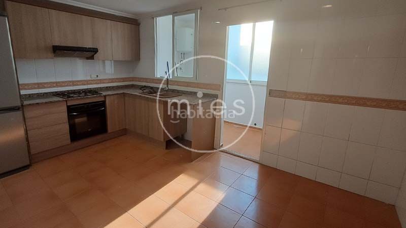 Foto 78707389-6f94-4834-b710-e4afac0f43d7. Piso en carrer america 0 piso en venta en Real de Montroi
