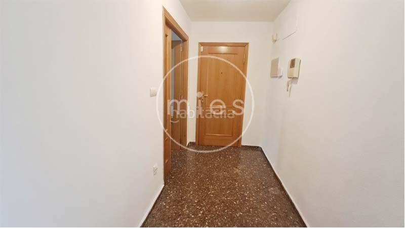 Foto 8abc03fc-3cb9-41cf-abbf-e20ec3884d95. Piso en carrer america 0 piso en venta en Real de Montroi