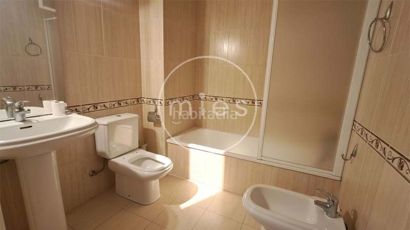 Foto cf71d2c9-b6dc-48e3-913d-24ac77c8c283. Piso en carrer america 0 piso en venta en Real de Montroi