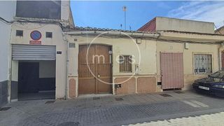 Casa bifamiliare  Carrer mare de deu del pilar 0. Planta baja con patio para reformar en torrent