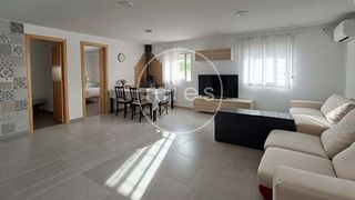 Chalet  Barranquet agua 0. Casa con piscina en montserrat