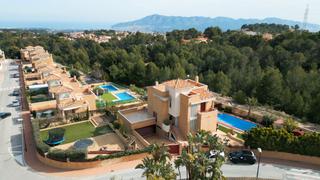 Xalet a Calle serra del cabeçó d'or 5. Chalet muy grande. se vende urgente por asuntos familiares