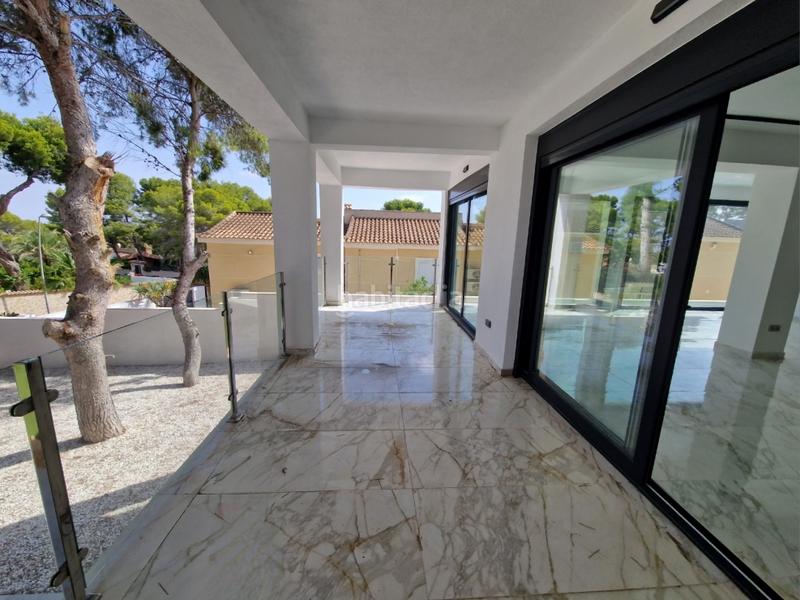 Foto 165f8c3c-eabd-4cde-8b4e-1d5d7064a44c. Chalet avec cheminée chauffage parking piscine dans Torrevieja