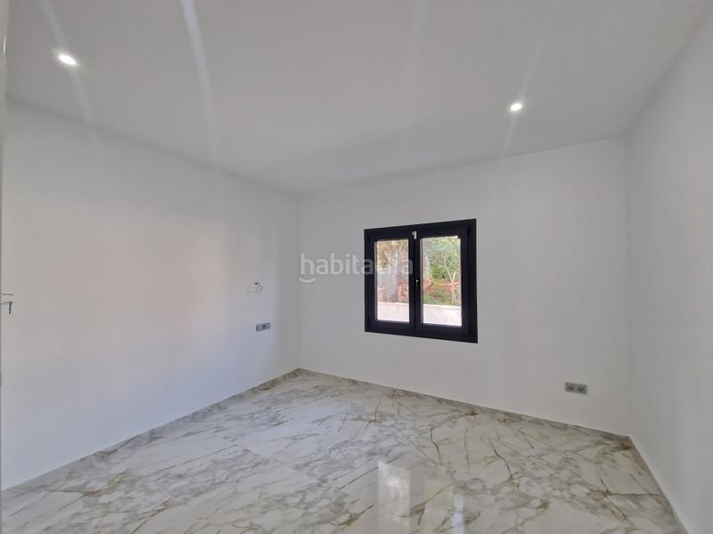 Foto 773f5011-6f19-4d71-a56e-bc9d9a627af3. Chalet avec cheminée chauffage parking piscine dans Torrevieja